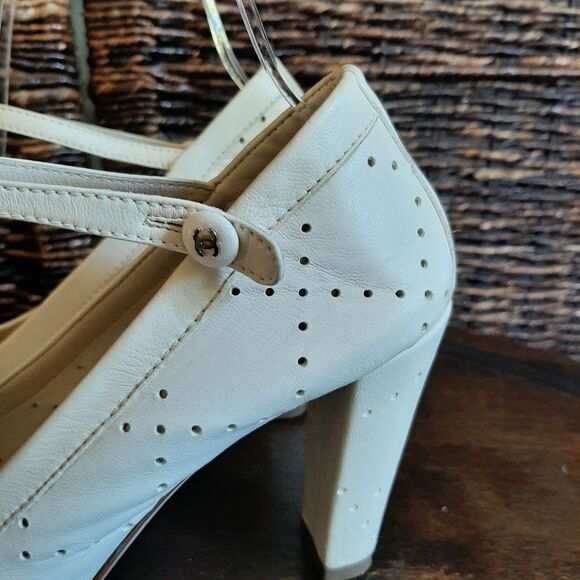 CHANEL Peep Toe Mary Jane Pumps 38 Cream Perforated Leather Heels Logo Old Money - Picture 8 of 15